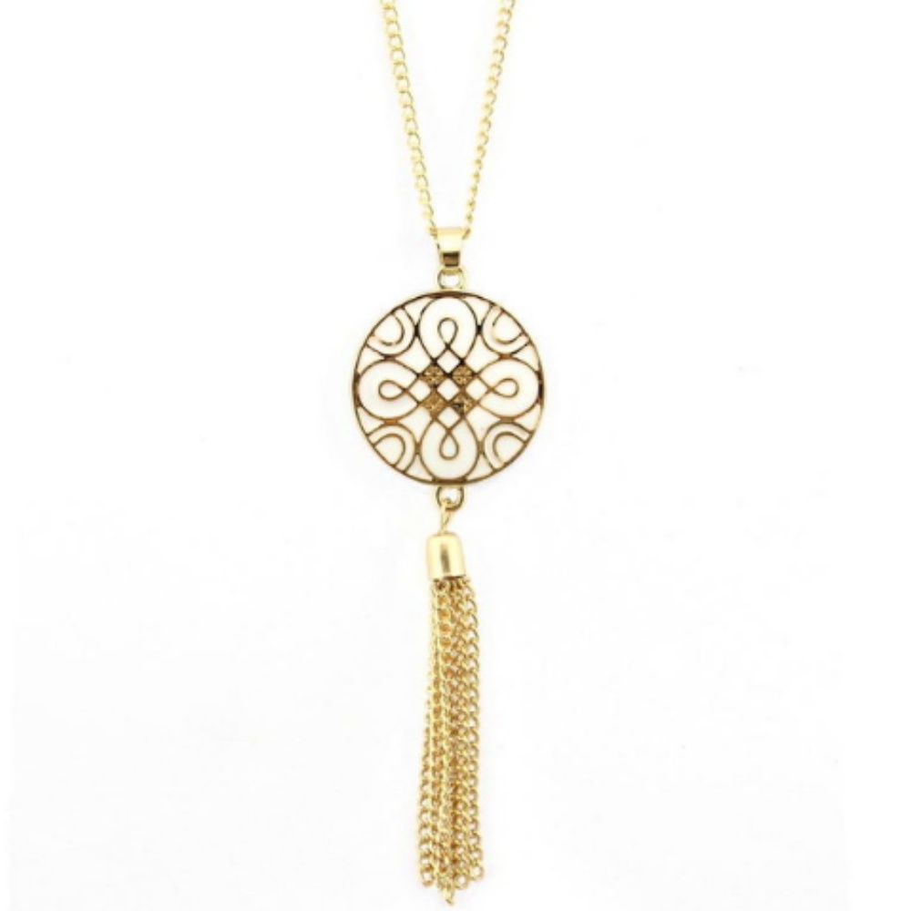 White & Gold Pendant Necklace